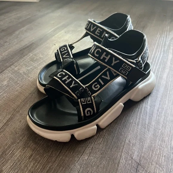 Givenchy | Shoes | Great Condition Givenchy Sandals | Poshmark